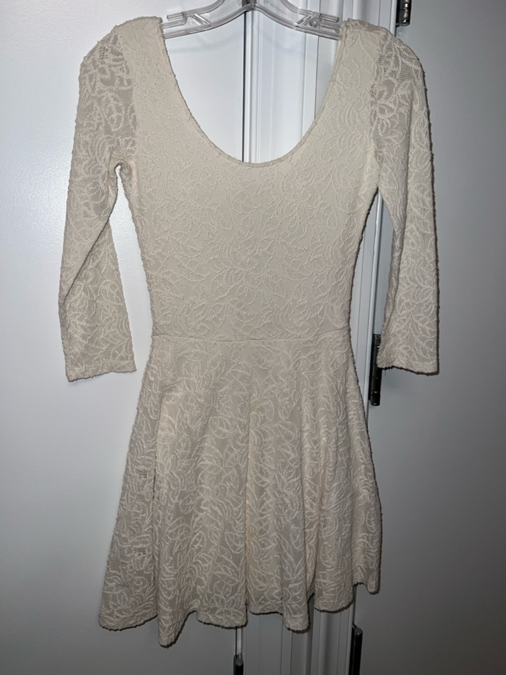 Abercrombie & Fitch Cream Lace Scoop-Neck Long Sleeve Fit-and-Flare Dress